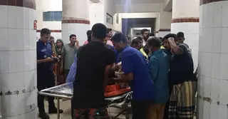 দিনাজপুরে বাস-ট্রাক সংঘর্ষে নিহত ১; আহত ১৫